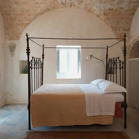 Historic Trullo In Valle D'itria *