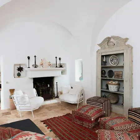 Historic Trullo In Valle D'itria Hébergement de vacances Ostuni